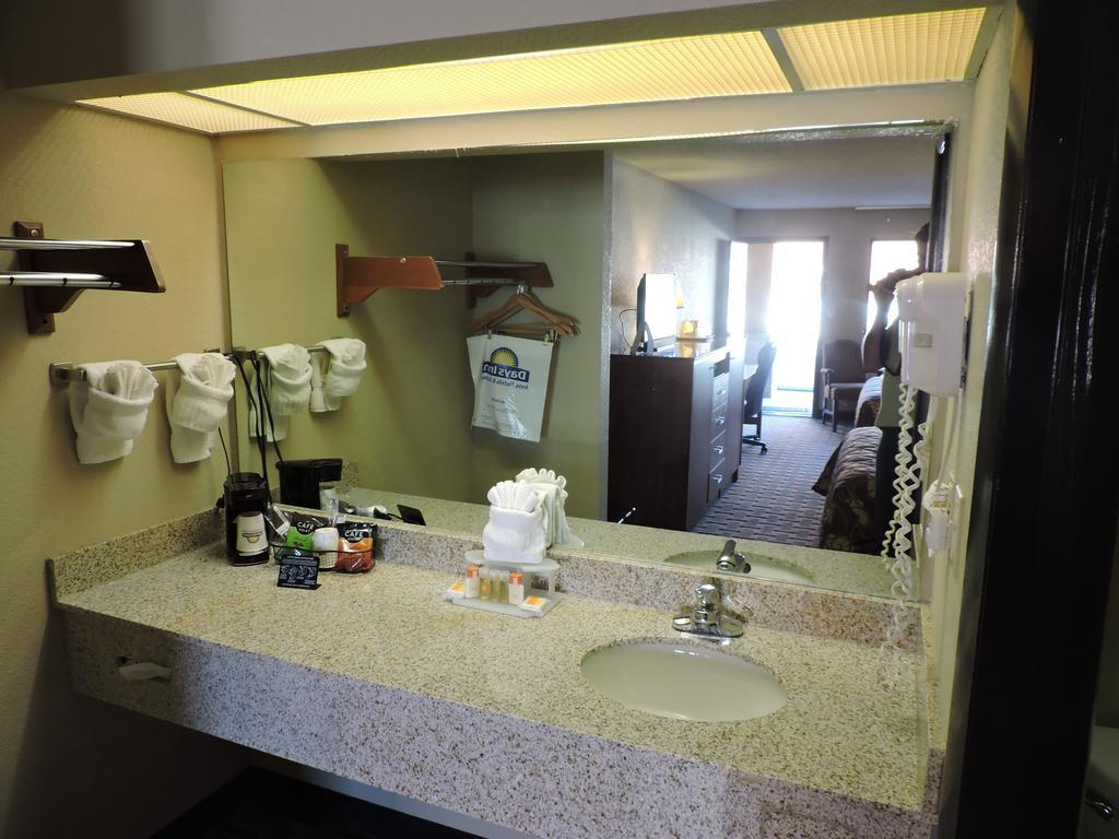 Days Inn Conover/Hickory Room photo