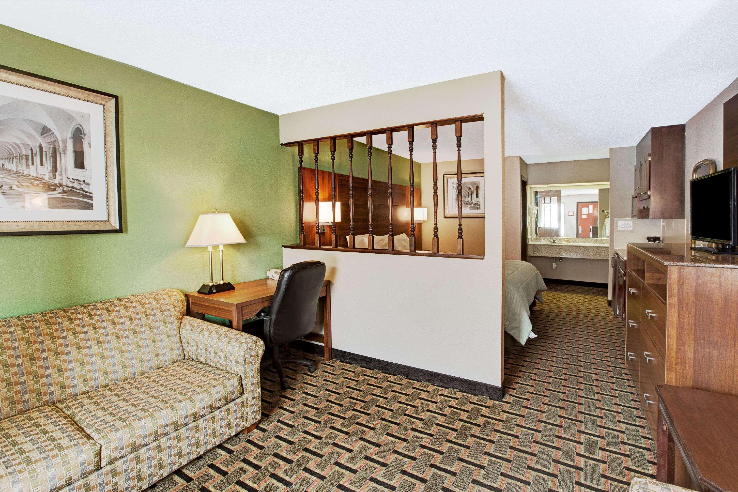 Days Inn Conover/Hickory Exterior photo