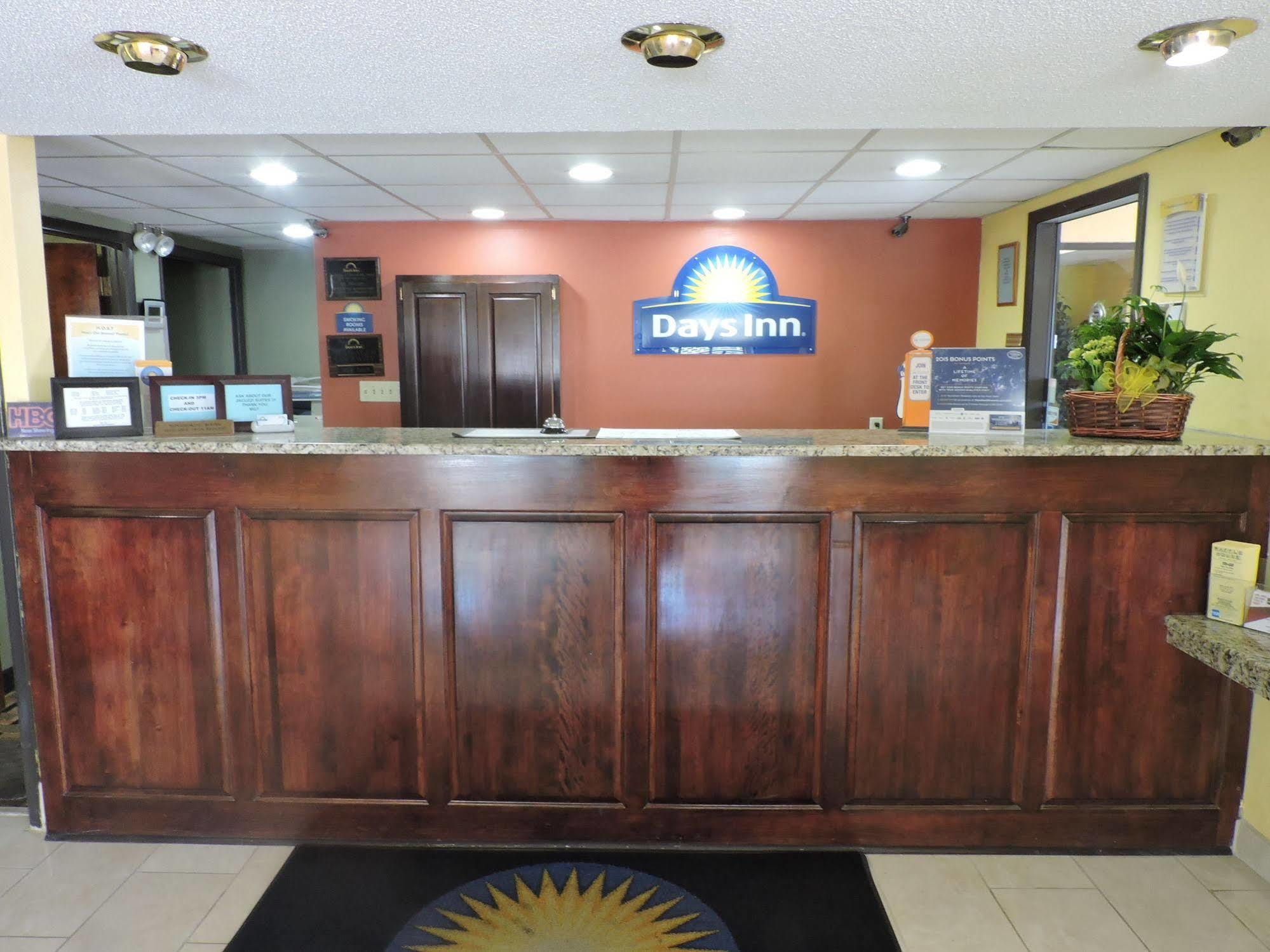 Days Inn Conover/Hickory Exterior photo