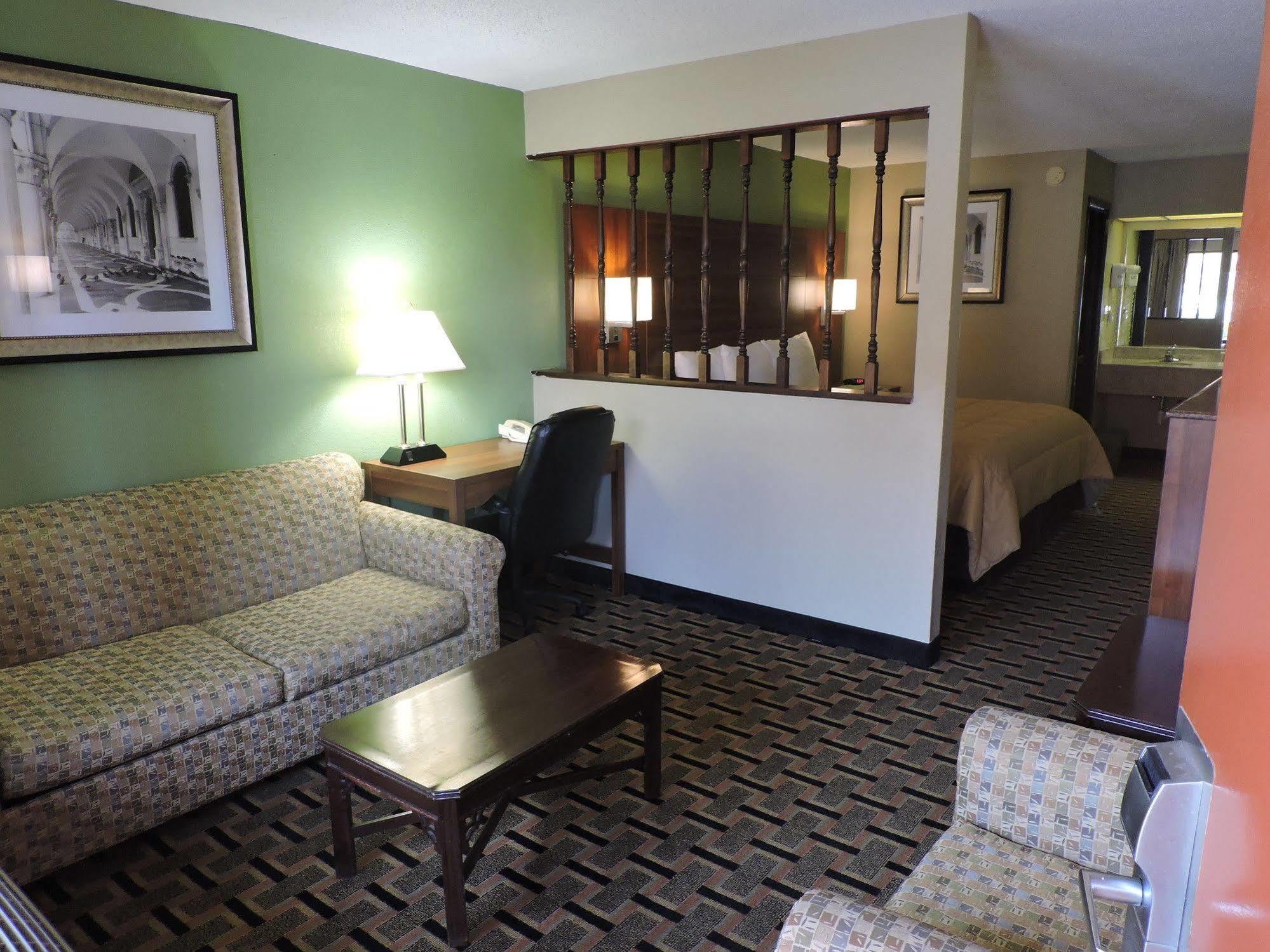 Days Inn Conover/Hickory Exterior photo
